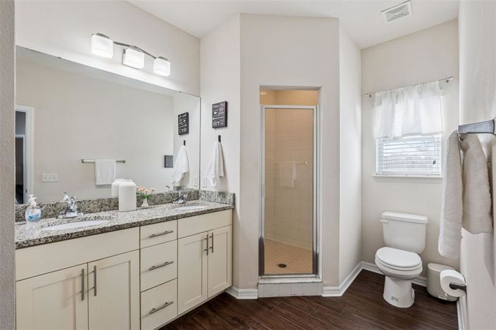 Image No.33-4 Bed Townhouse for sale