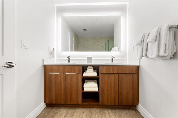 Image No.20-2 Bed Property for sale