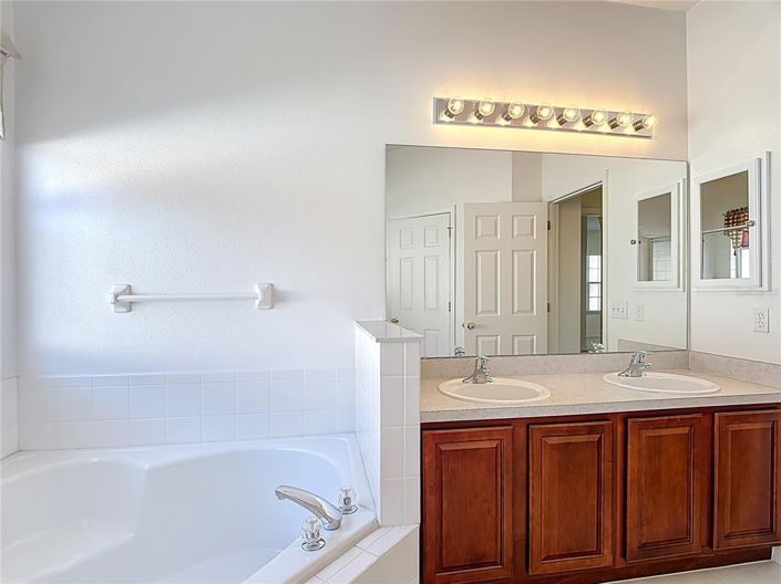 Image No.47-4 Bed Property for sale