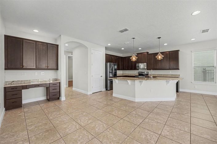 Image No.10-5 Bed Property for sale