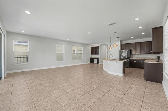 Image No.5-5 Bed Property for sale