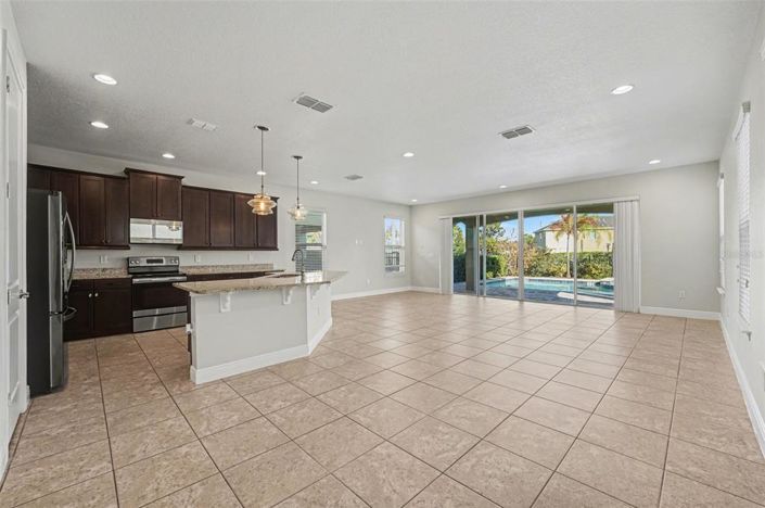 Image No.6-5 Bed Property for sale