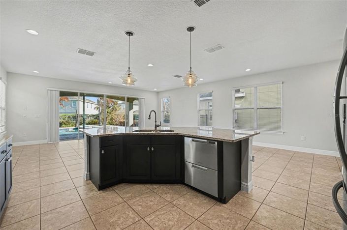 Image No.7-5 Bed Property for sale