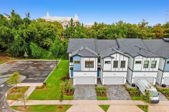 Image No.2-5 Bed Townhouse for sale