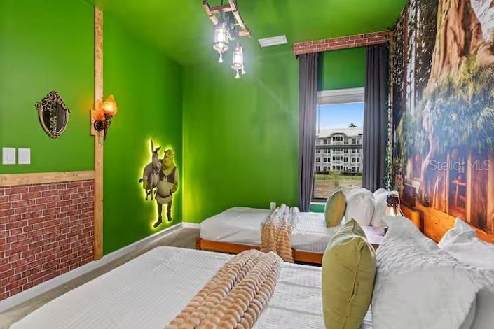 Image No.32-5 Bed Townhouse for sale