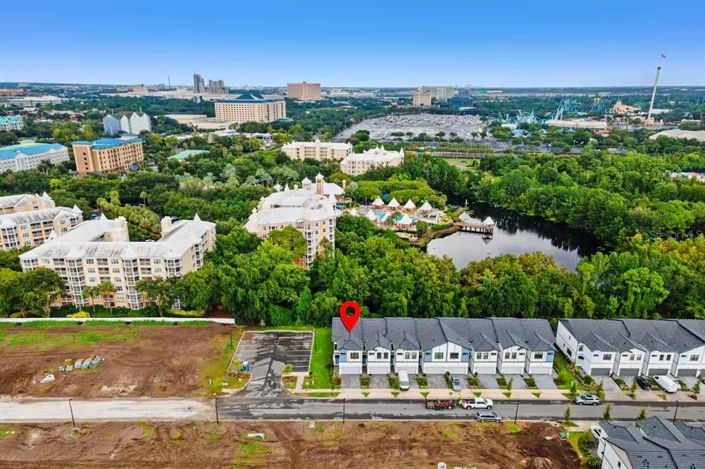 Image No.40-5 Bed Townhouse for sale