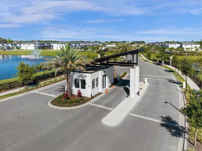 Image No.43-5 Bed Townhouse for sale