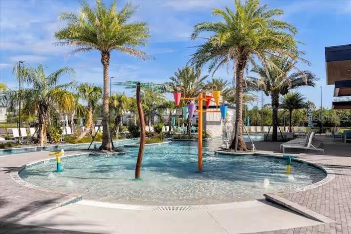 Image No.55-5 Bed Townhouse for sale