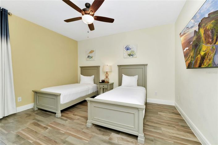 Image No.14-2 Bed Townhouse for sale