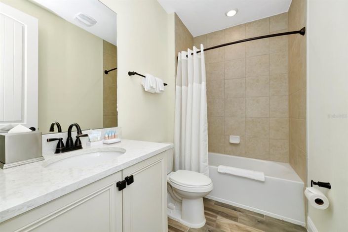 Image No.15-2 Bed Townhouse for sale