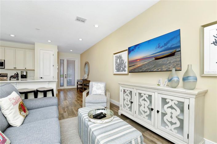 Image No.31-2 Bed Townhouse for sale