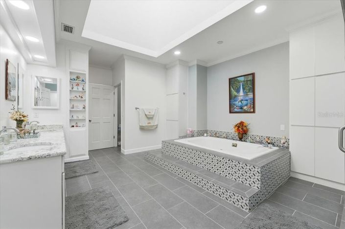 Image No.48-3 Bed Property for sale