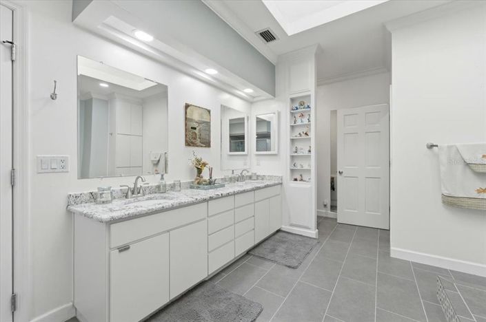 Image No.50-3 Bed Property for sale