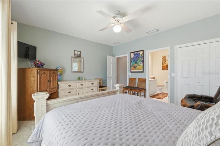 Image No.54-3 Bed Property for sale