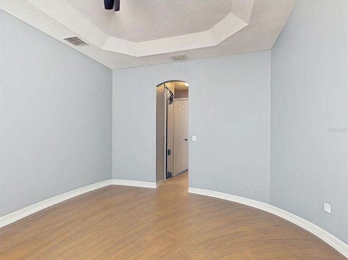 Image No.10-4 Bed Property for sale