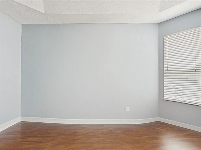 Image No.11-4 Bed Property for sale