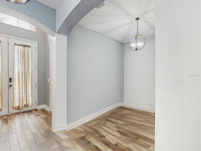 Image No.4-4 Bed Property for sale