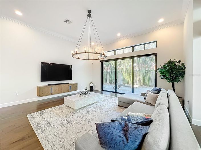 Image No.25-3 Bed Property for sale