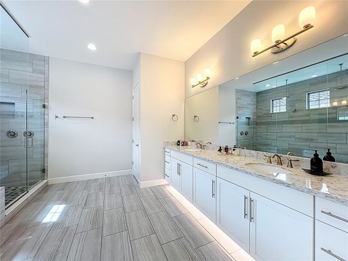 Image No.47-3 Bed Property for sale