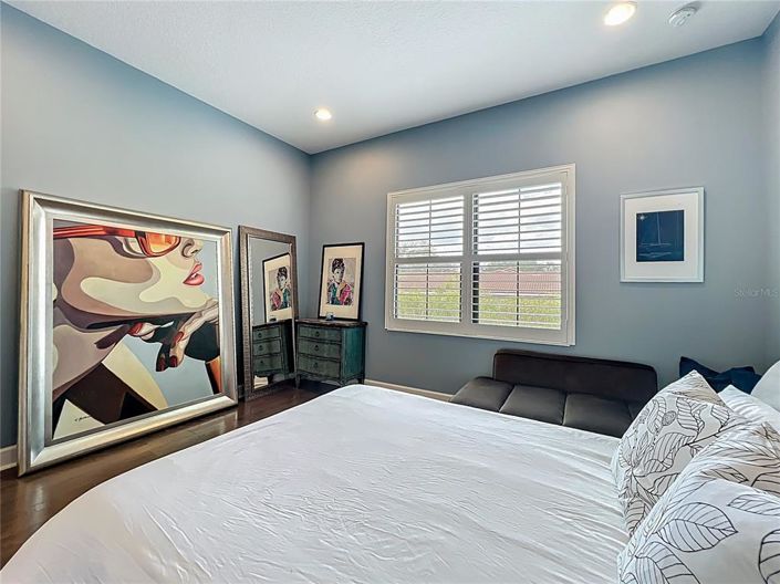 Image No.55-3 Bed Property for sale