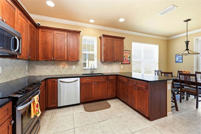 Image No.17-3 Bed Property for sale