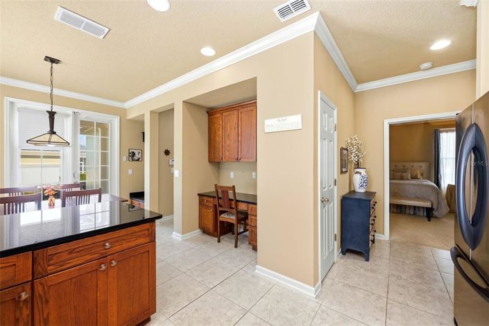 Image No.19-3 Bed Property for sale