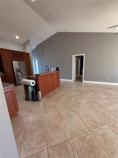 Image No.3-3 Bed Property for sale