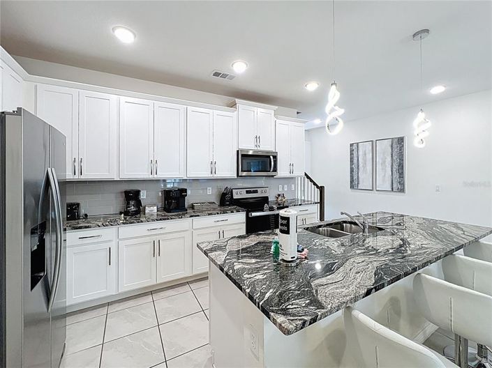 Image No.12-5 Bed Townhouse for sale