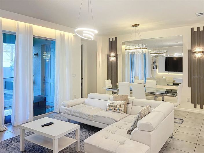 Image No.14-5 Bed Townhouse for sale