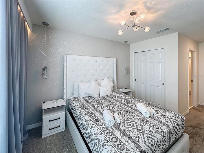 Image No.38-5 Bed Townhouse for sale