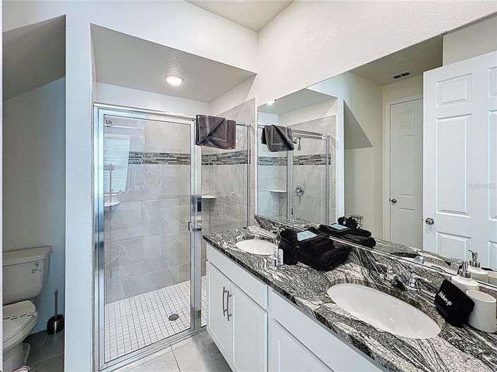 Image No.7-5 Bed Townhouse for sale