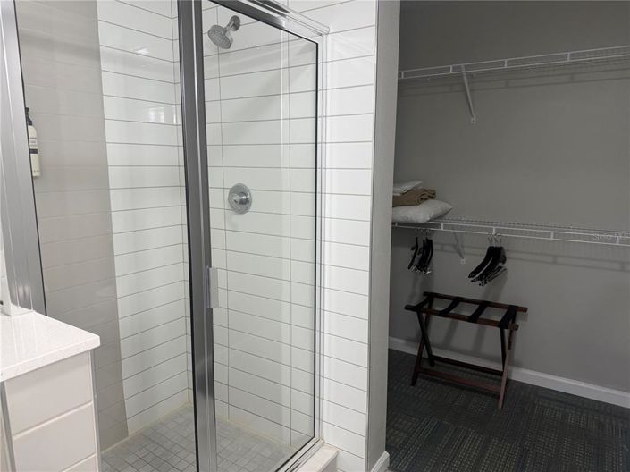 Image No.10-2 Bed Property for sale