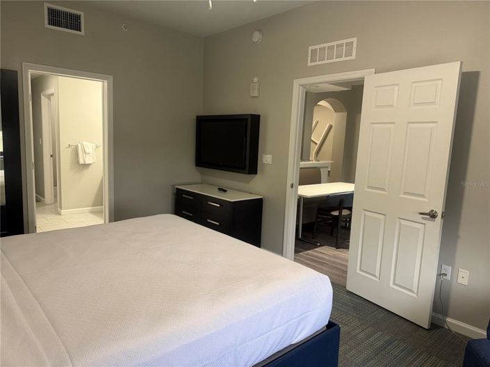 Image No.8-2 Bed Property for sale