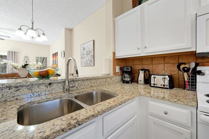 Image No.10-3 Bed Townhouse for sale