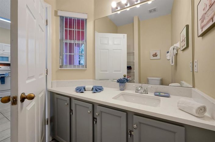 Image No.13-3 Bed Townhouse for sale