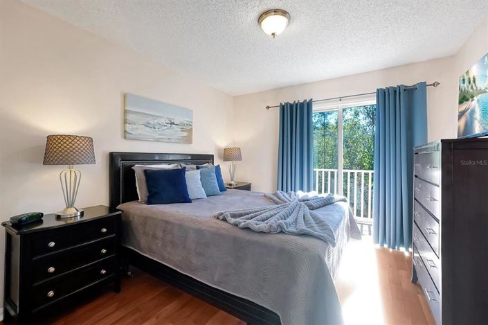 Image No.15-3 Bed Townhouse for sale