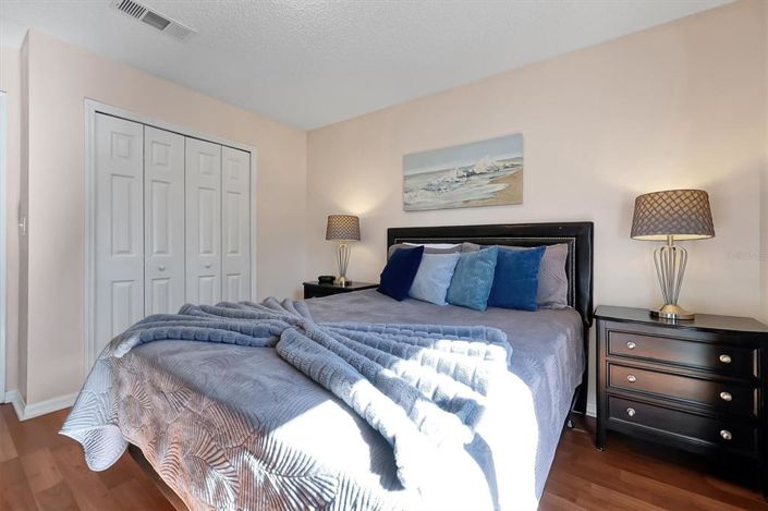 Image No.17-3 Bed Townhouse for sale