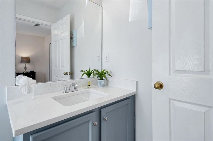 Image No.19-3 Bed Townhouse for sale