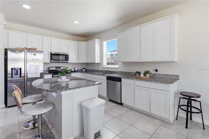 Image No.4-3 Bed Property for sale