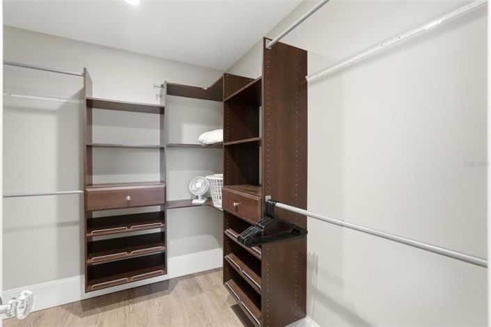 Image No.15-4 Bed Property for sale