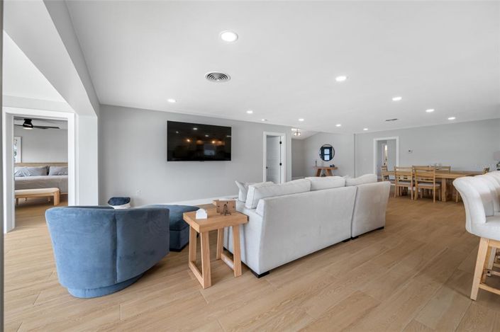 Image No.24-3 Bed Property for sale