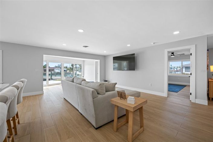 Image No.25-3 Bed Property for sale