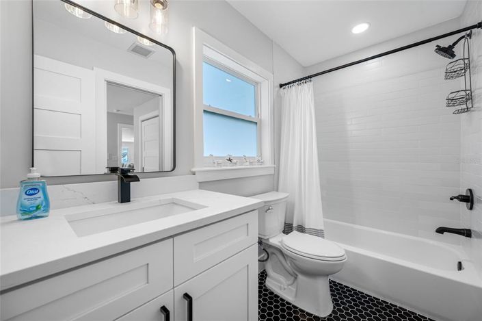 Image No.36-3 Bed Property for sale