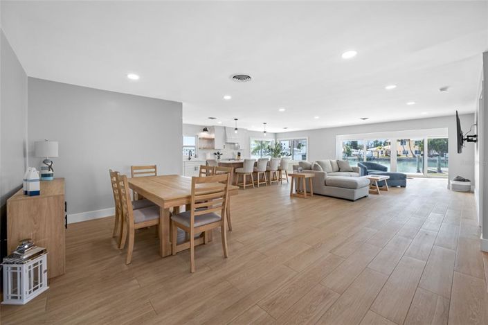 Image No.8-3 Bed Property for sale