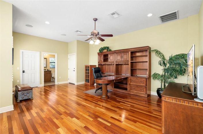 Image No.23-Propriété de 5 chambres à vendre à St. Petersburg