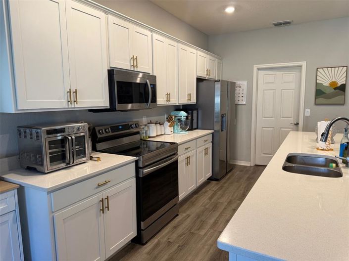 Image No.14-4 Bed Property for sale