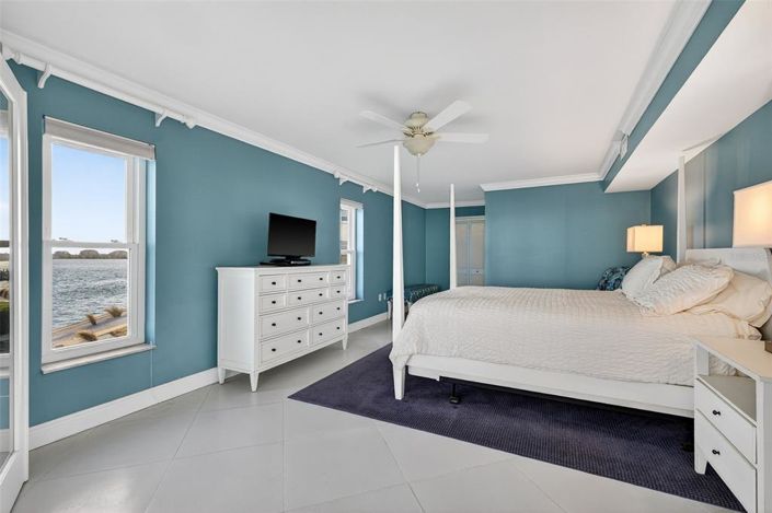 Image No.14-2 Bed Property for sale