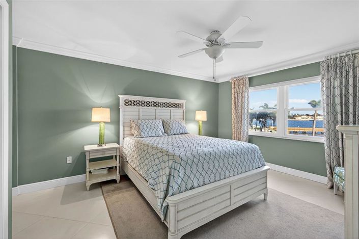 Image No.18-2 Bed Property for sale