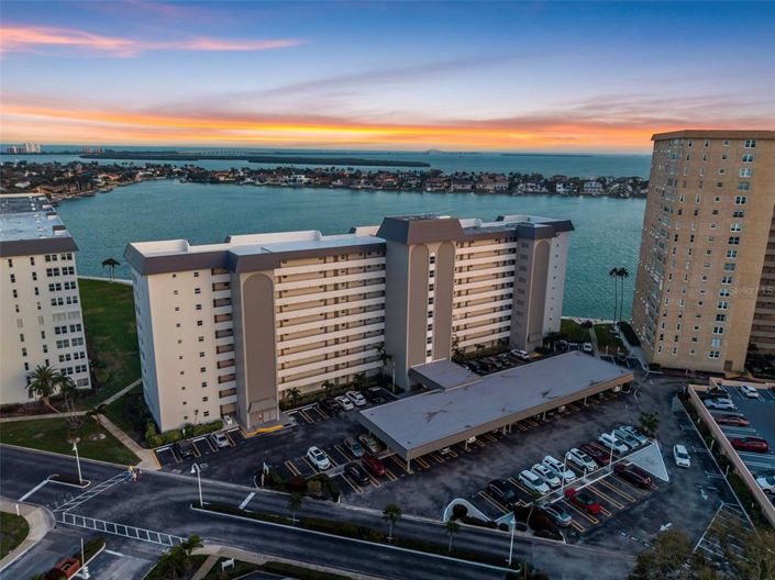 Image No.33-2 Bed Property for sale