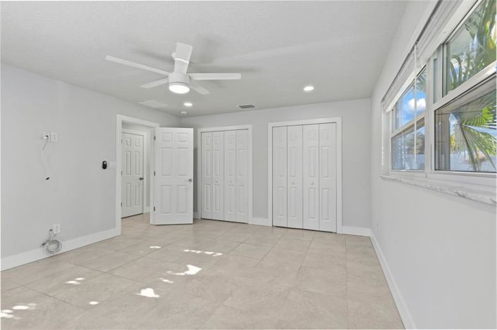 Image No.15-3 Bed Property for sale